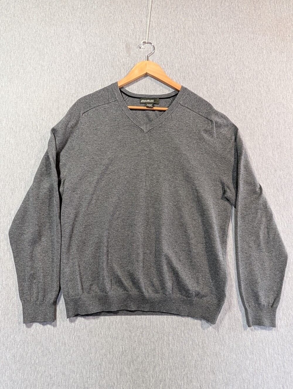 Eddie Bauer V-Neck Supima Cotton Sweater Men's Medium Gray